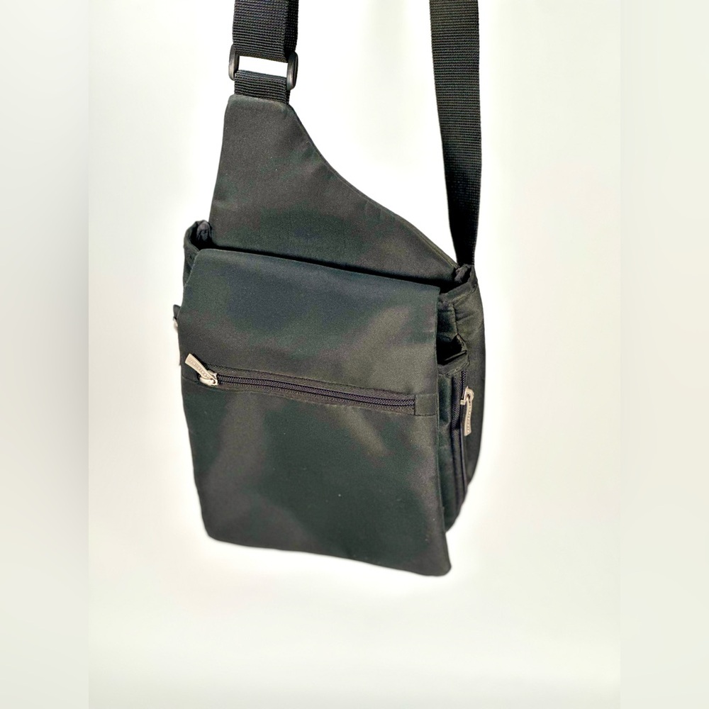 Travelon Anti-Theft Crossbody Bag (Unisex) - Picture 2 of 9